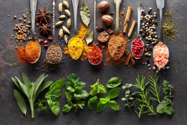 FRESH HERBS, DRY HERBS AND SPICES.